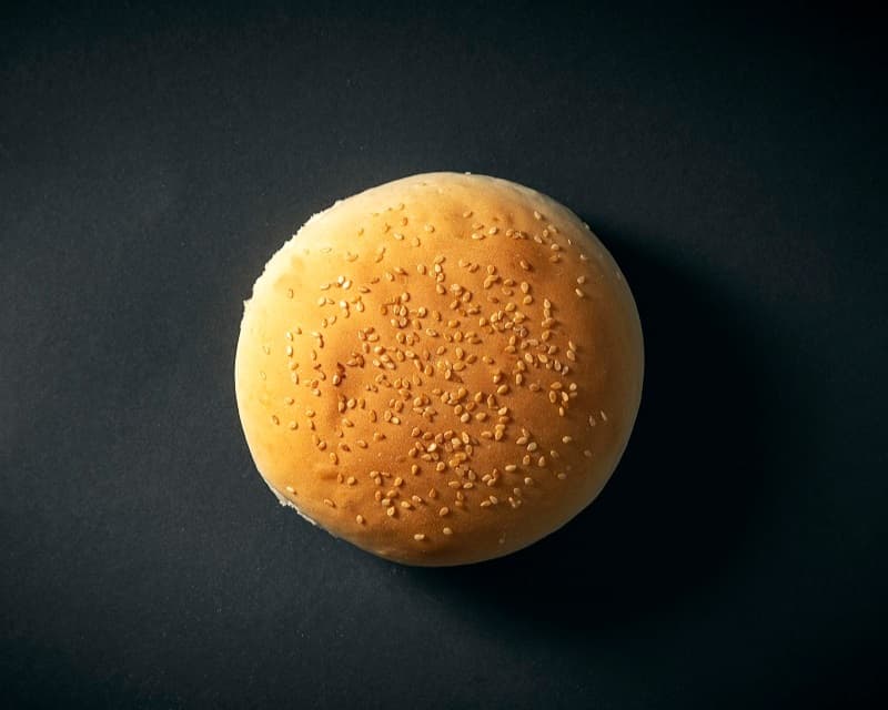 Хлебче бургер / сусам /